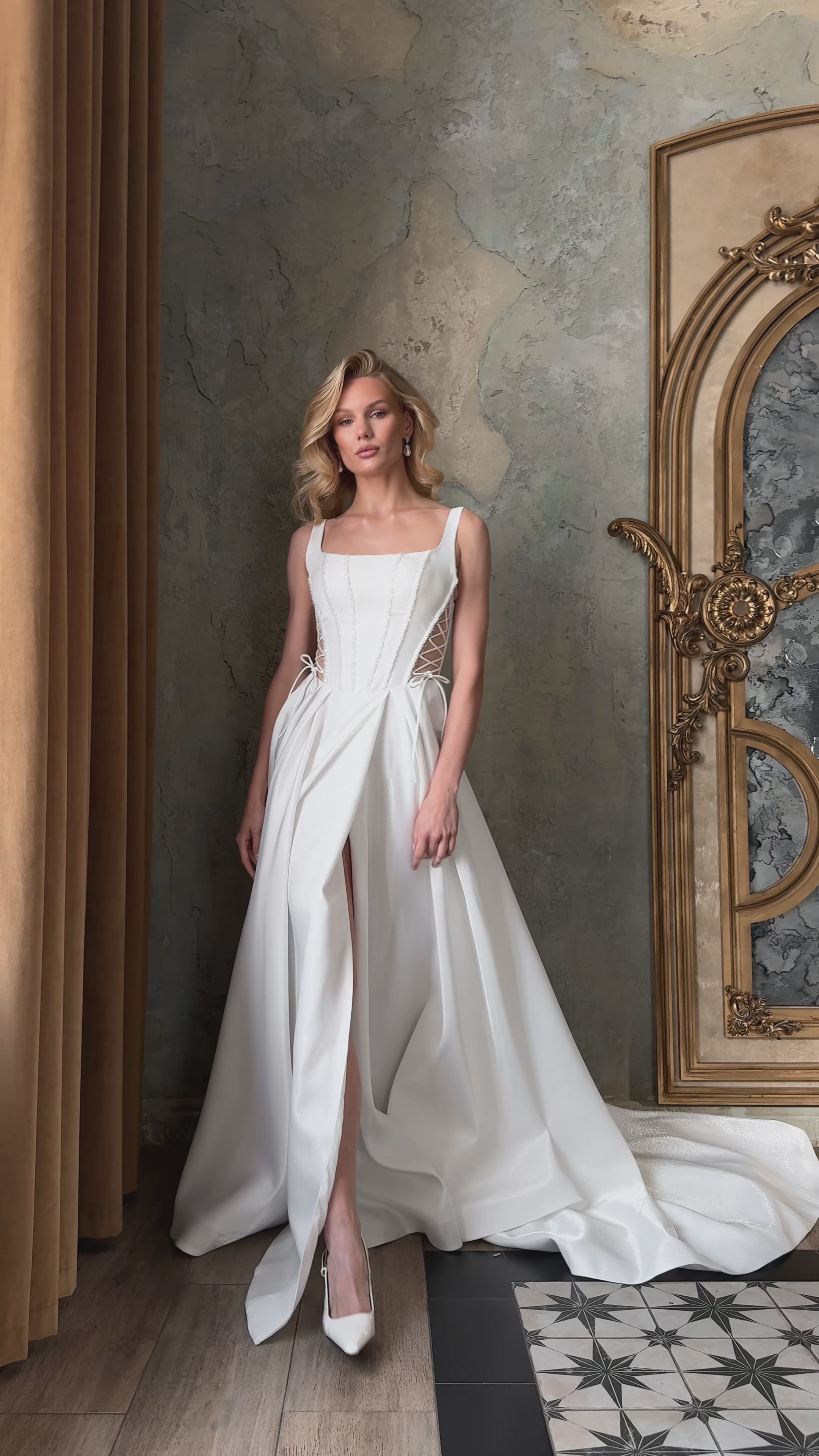 AMIRA Elegant Minimalism Wedding Dress